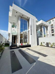 ₦1.5B Lekki Phase1 Luxurious Duplex with Swimming Pool, Gym & Cinema whatsapp image 2025 10 25 at 8.33.41 am(1)